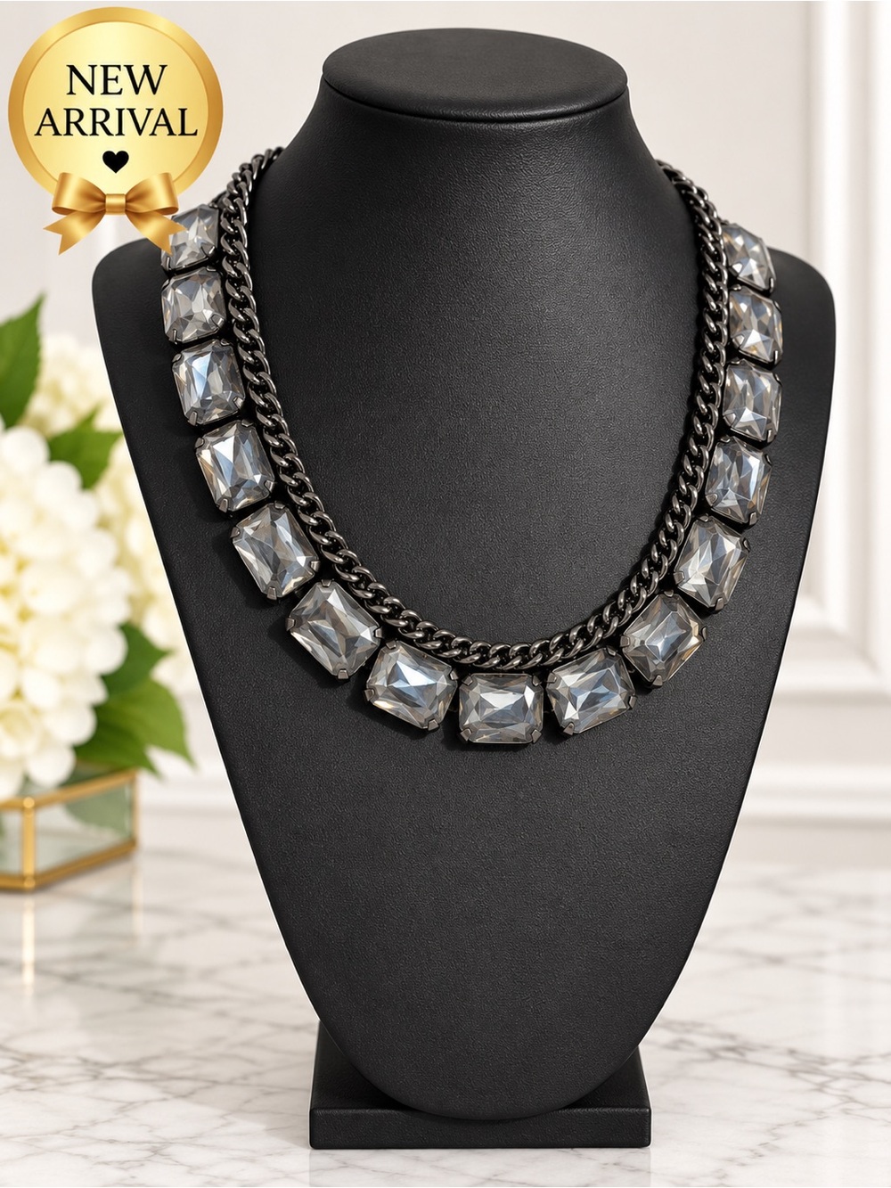 🖤💎 BCBG Max Azria Smoky Crystal Statement Necklace 🖤💎